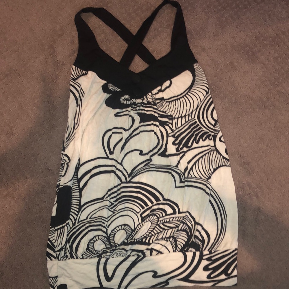 Envi black and white top